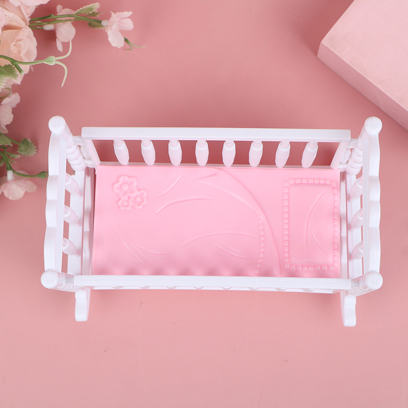 Baby Nursery Bed - Mini Baby Shaker Rammelaar Speelgoed Roze